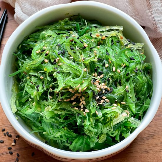 Seaweed Salad Azuma Delights: A Taste of the Ocean!